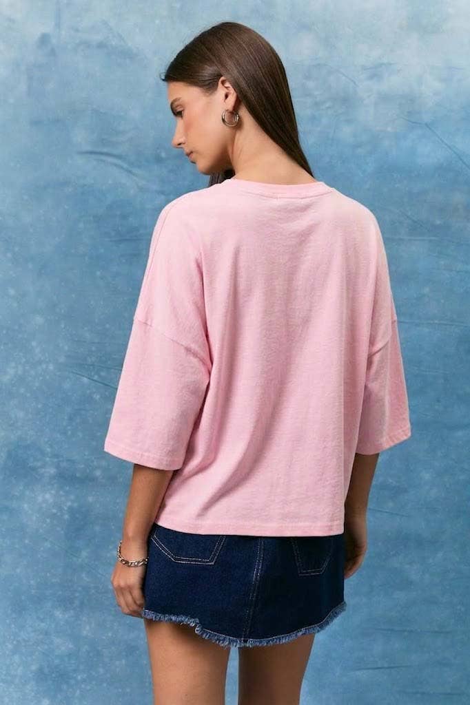 SHORT SLEEVE TOP WITH "AMERICANA" GRAPHIC DETAIL