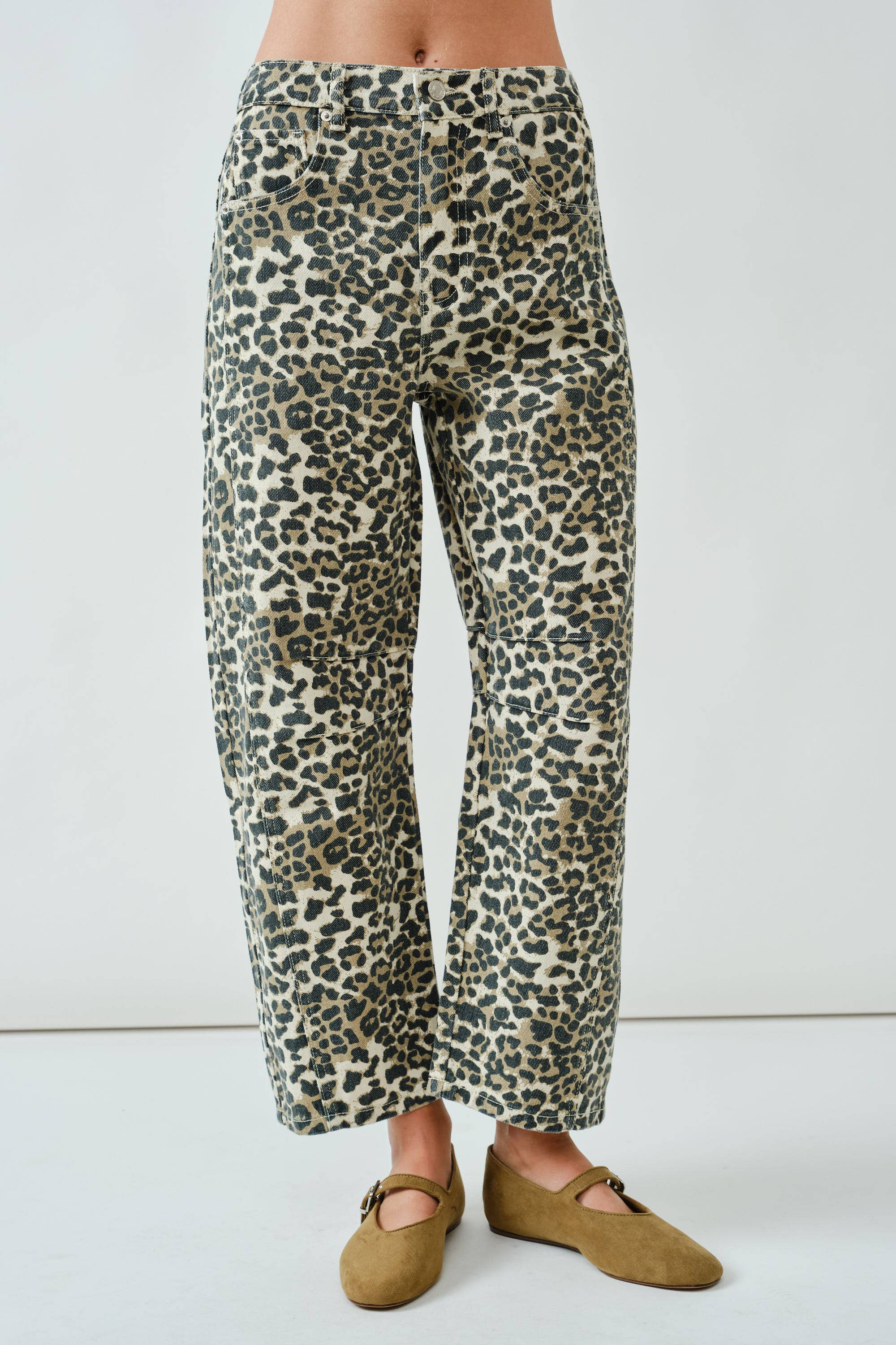 SLOUCHY RELAX FIT CROP BARREL JEANS