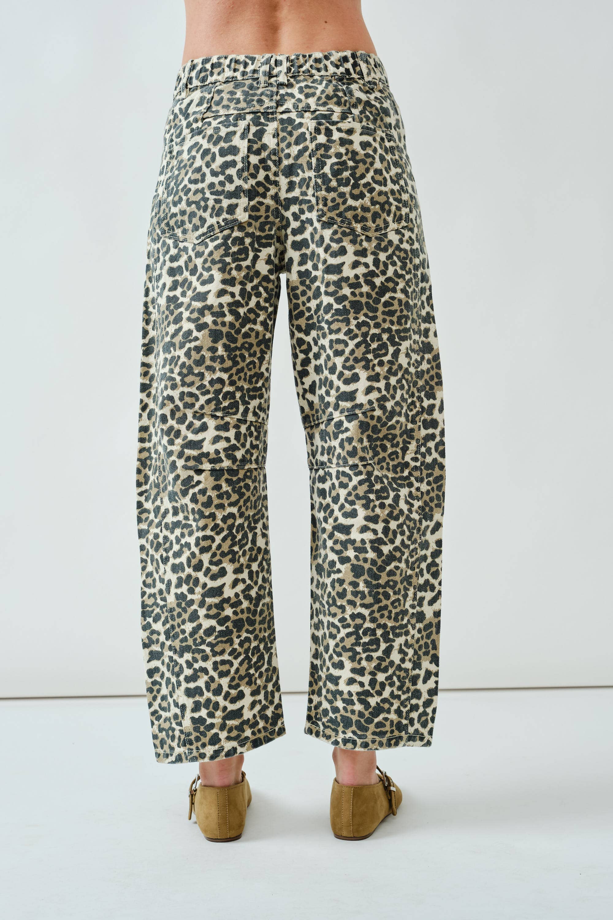 SLOUCHY RELAX FIT CROP BARREL JEANS
