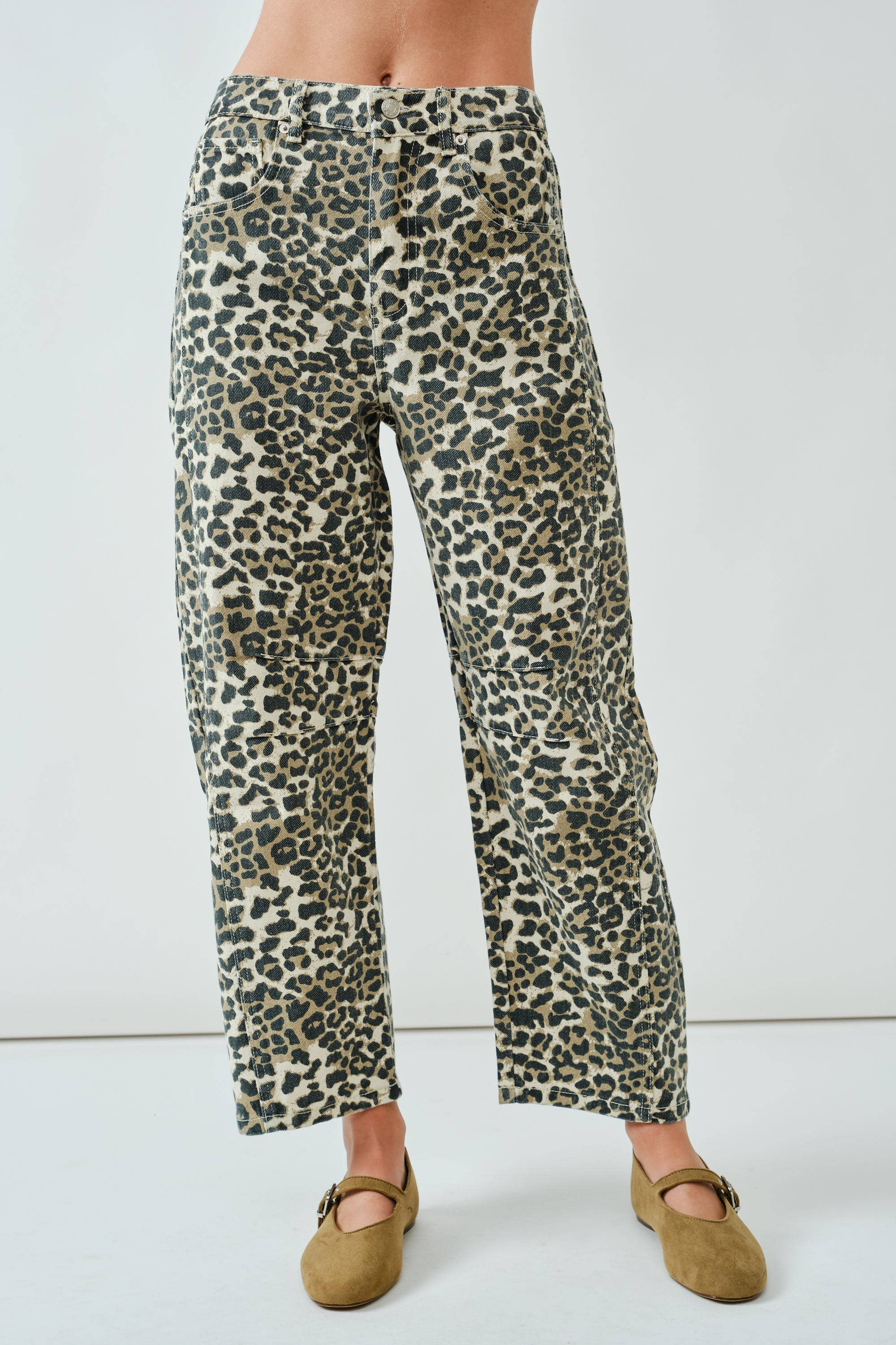 SLOUCHY RELAX FIT CROP BARREL JEANS