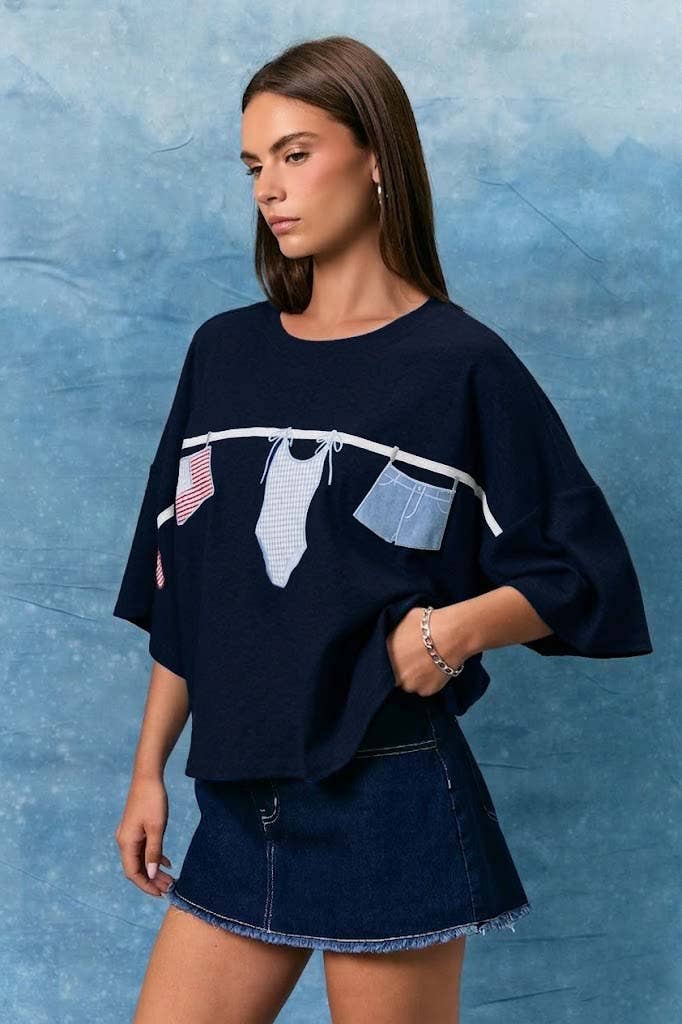 SHORT SLEEVE TOP WITH "AMERICANA" GRAPHIC DETAIL