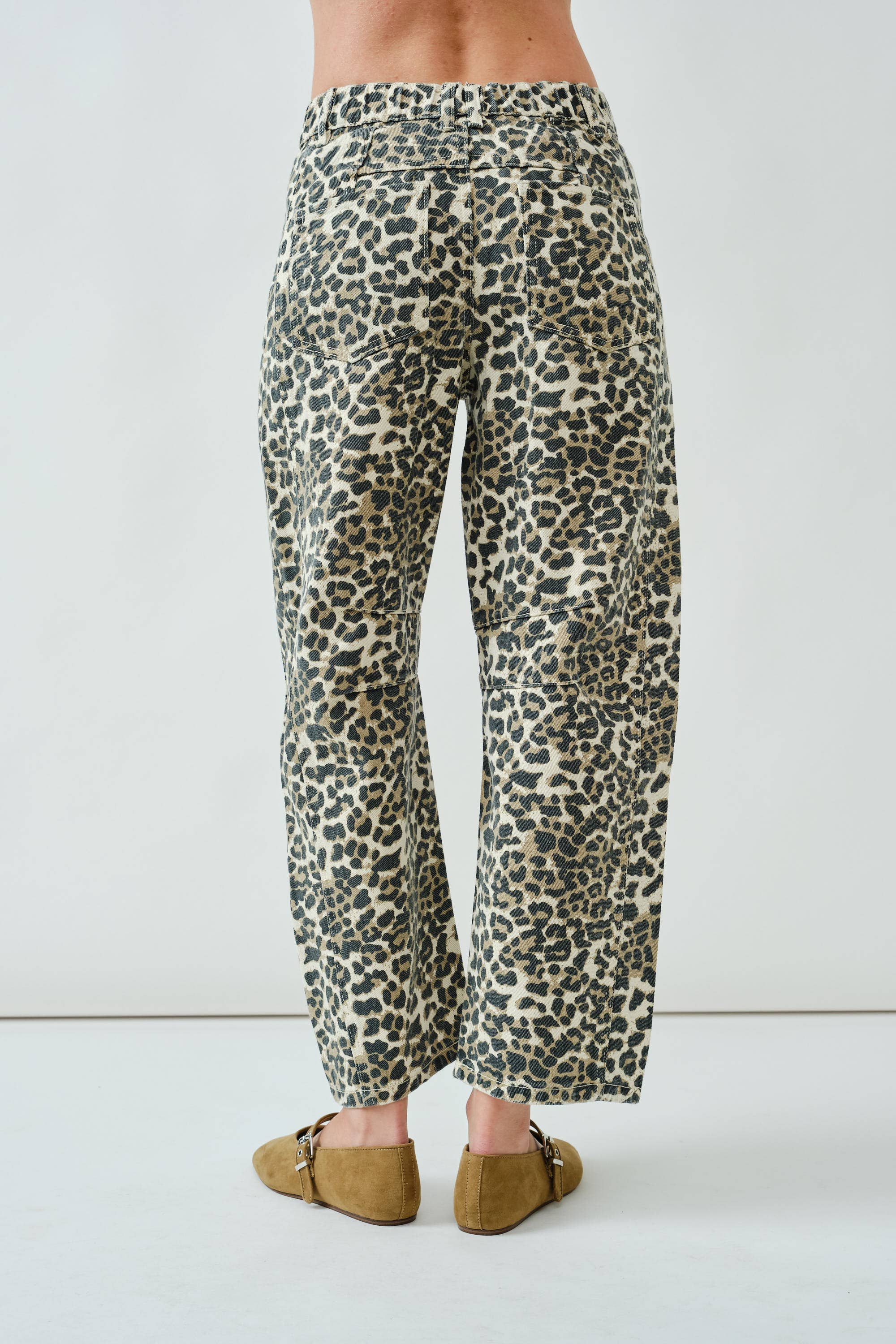 SLOUCHY RELAX FIT CROP BARREL JEANS