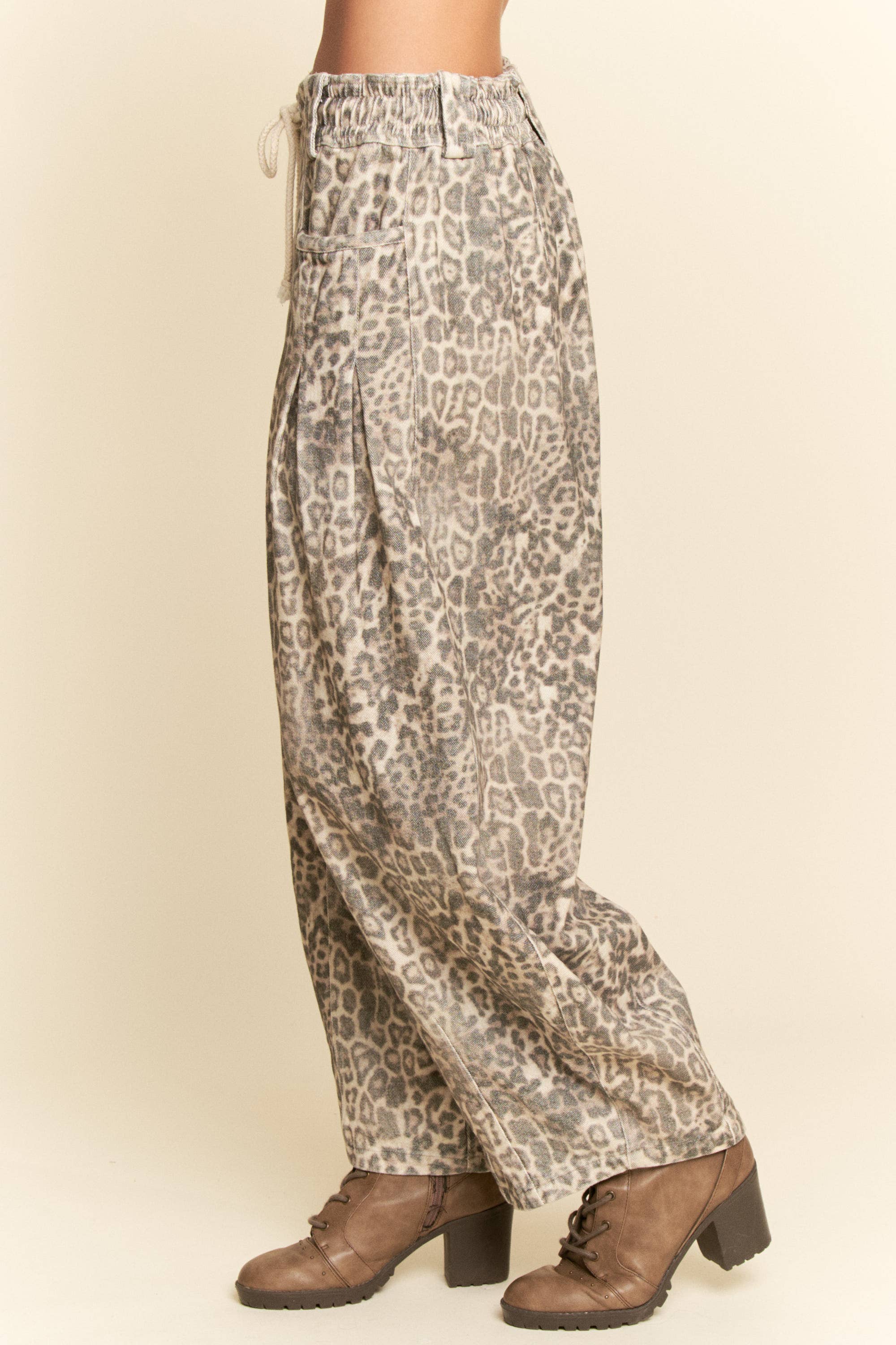 WASHED LEOPARD DENIM ELASTIC JEAN PANTS