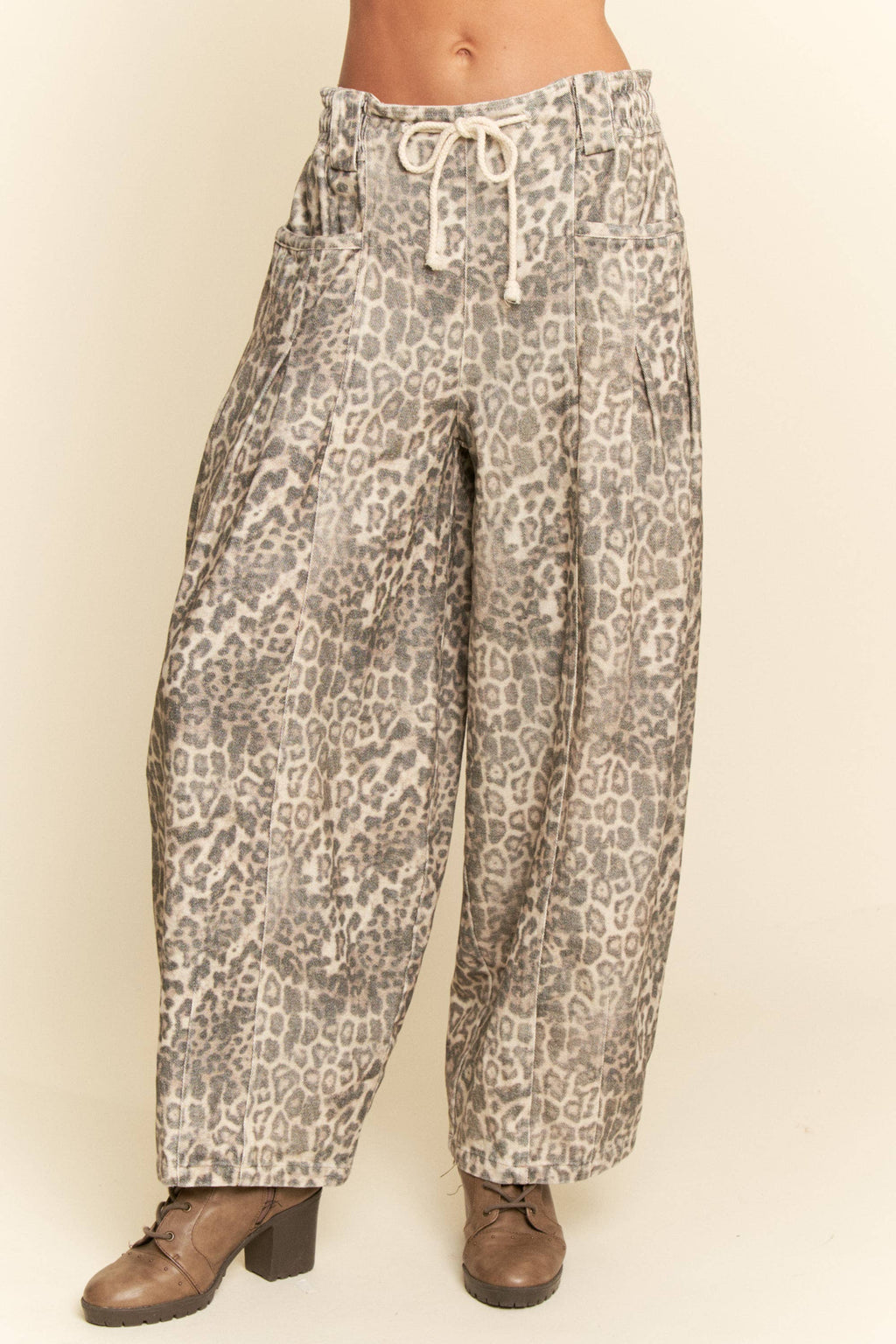 WASHED LEOPARD DENIM ELASTIC JEAN PANTS