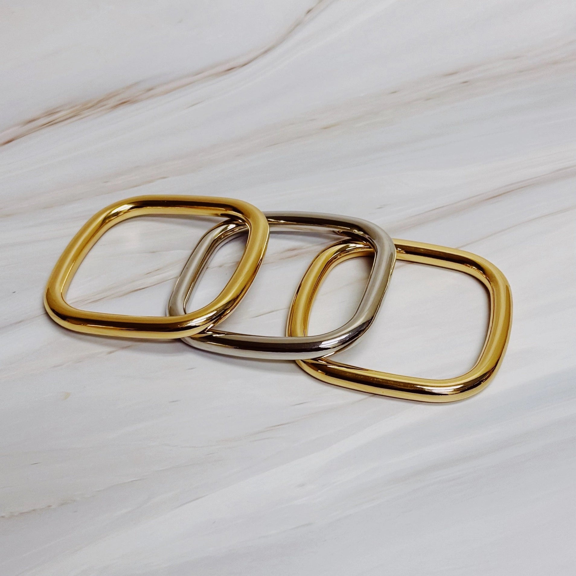 Air Light Square Bangle Set